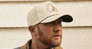 Cole Swindell Reflects On Fatherhood, Baby Name Ideas, And Balancing A  Packed Tour Schedule