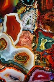 Agates In Multiple Colors Via Tumblr Minerals And Gemstones Rocks And Minerals Rocks And Gems