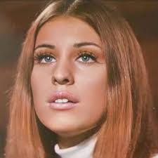 Francesca Moreno's Instagram, Twitter & Facebook