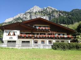See 9 traveler reviews, 12 candid photos, and great deals for haus monika, ranked #3 of 41 specialty lodging in oetz and rated 5 of 5 at tripadvisor. Haus Monika In Nesselwangle Osterreich 100 Bewertungen Preise Planet Of Hotels