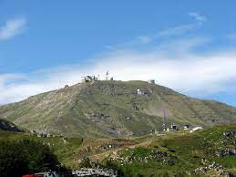 191 ülkedeki yerel ev sahipleriyle birlikte kalmak için benzersiz yerler bulun. Monte Cimone Wikipedia
