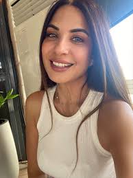 Israeli 63/184 Divorced, romantic, intuitive, unconventional.  Intellectually independent woman A special personality! Not at all thin!!!  Full body or more any age that matches the data.**