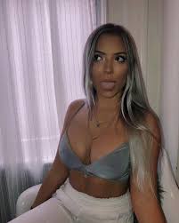 Olivia Sys - Free sexy pics, galleries & more at Babepedia