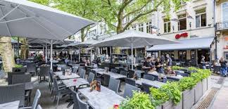 Chi Chi S Place Of Arms 15 Place D Armes L 1015 Luxembourg Kitchen Opening According To Affluence Located In The Heart Of Luxembourg Restaurant Places Decor