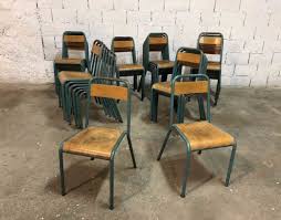 Bureau ecolier ancien achetez bureau d ecolier occasion annonce vente gien 45 wb156682131 bureau ecolier ancien bureau ecolier deco maison. Ensemble De 44 Chaises D Ecole Stella Vintage