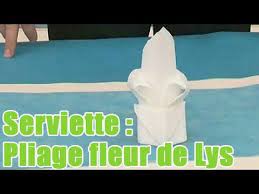 Sa forme en losange, trouvera facilement sa place au centre de. Pliage D Une Serviette En Forme De Lys Youtube