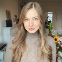 Chelsea Dill's Instagram, Twitter & Facebook