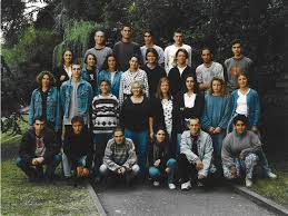 39 quai jean jacques rousseau 69350 la mulatière. Photo De Classe Ts 2 De 1997 Lycee Assomption Bellevue Copains D Avant