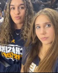 Hi!! My name is Charlotte and I'm from Fort Lauderdale Fl. I'm starting at  fsu in the summer and majoring in finance. I love going to the beach,  shopping, traveling, going out