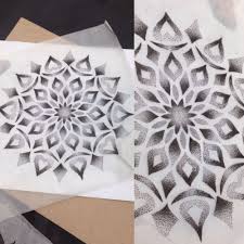 Laptop sticker in hochwertiger qualität von unabhängigen künstlern und designern aus aller welt.alle bestellungen sind sonderanfertigungen und werden meist innerhalb von 24 h versendet. Lovely Dotwork Mandala Mandala Tatowierung Mandala Tattoo Design Tattoos Mit Heiliger Geometrie