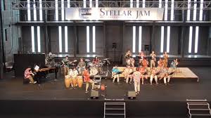 Guaracheros would enter in coloured shirts, white trousers and boots, handkerchiefs on their heads, the women in white coats, and the group would perform the guaracha. Guaracha 42 Fernando Knopf Shazam