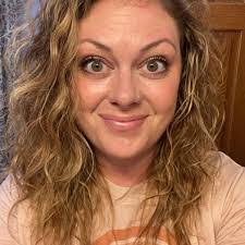 Annie Hobson's Instagram, Twitter & Facebook