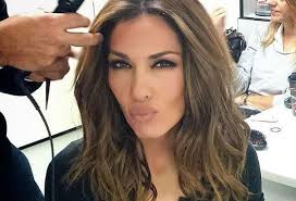 Τα παιδικά και εφηβικά της χρόνια τα έζησε στην καβάλα, από όπου και κατάγεται. Ta Kaboyrakia Shmera Skalizoyme Opws H Despoina Bandh Des Th Se Syllektikh Lhpsh Iciao