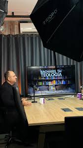 Querida Bruna, Você é uma pessoa sensível, generosa e que se importa com as  pessoas. Todos ao redor a admiram. Você é a minha melhor amiga, a minha  companheira, a minha alma