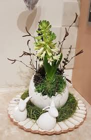 Keramik Ei Osterdeko In 2020 Osterdeko Ostern Blumenarrangements Dekoration