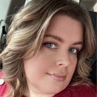 Lynette Null's Instagram, Twitter & Facebook