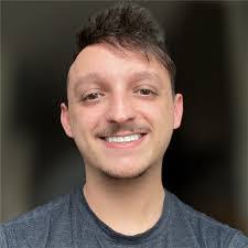 Kim Paster's Instagram, Twitter & Facebook