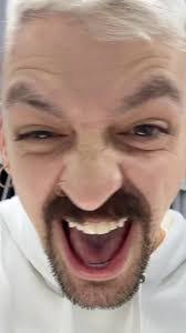 Julian Cabrera's Instagram, Twitter & Facebook