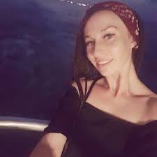 Holly Sweet (@HollySweet78562)