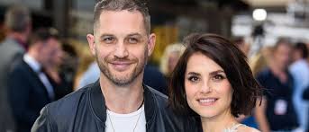 They really got the character of venom so perfect. Fur Filmrollen Tom Hardy Hat Seinen Korper Zerstort Promiflash De