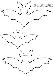 Einfach lassen sie sich von unseren vorlagen inspirieren und mit ein wenig kreativität werden sie ein horrorhaus gestalten. Fledermaus Basteln Mit Vorlage Basteln Mit Kindern Fledermaus Basteln Halloween Basteln Mit Kindern Halloween Deko Basteln
