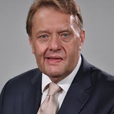 Minister blasts 'descendants of Brutalism' and pledges to rebuild Euston  Arch