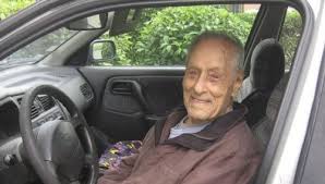 «le permis de conduire est synonyme d'autonomie, pour beaucoup de personnes ça demeure une fierté de l'avoir. Personnes Agees Un Examen Medical Pour Pouvoir Prendre Le Volant La Sante Publique