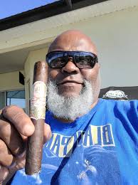 Starting lake house week with a My Father Le Bijou 1922. Lots of cigars  going to lit 🔥 this week!!