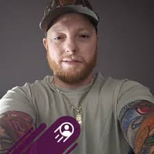 Kelvin Benjamin is one Popeyes biscuit away from becoming a Tight End 😭