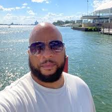 Ramon Spears's Instagram, Twitter & Facebook