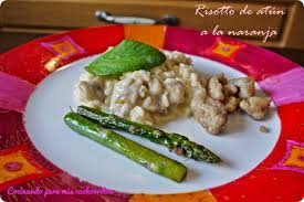 Cocinar arroz en una gran cantidad de líquido se convierte en unas gachas suaves (también conocidas como «congee») que se pueden personalizar por completo. Atun Fresco De 5 Maneras Cocina