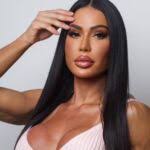 Em Manaus, motorista de caminhão de lixo tenta retorno irregular e provoca  acidente