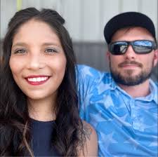 Who makes custom macaroons in Siloam?