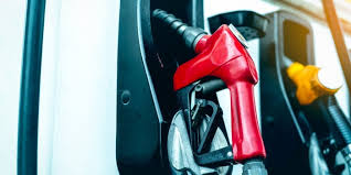 Con la ley que deja en firme la sobretasa de la gasolina, las regalías de éstas serán cobradas por la nación y distribuidas un 50% para los departamentos y el otro 50% serían este proyecto estableció que la base gravable de la sobretasa será determinada por el volumen de venta calculado en galones. Sobretasa A La Gasolina A Poco De Aprobarse En El Congreso