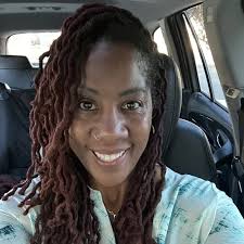 2025 年11 月17 日,傳奇Calvin Klein 在閃光燈熄火時幾乎失去平衡📸 與男友一起踏出風格。 我們很高興他沒有跌倒! 🥲  (@misha_rai) #CalvinKlein #Vogue #NewYork #Fashion