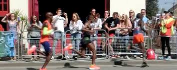 Many long distance runners strike the ground first with their heels, which causes a large impact force to run up their leg to their knees and hips. Running Form Analysis Archives The Balanced Runner