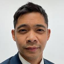 Dennis Aquino's Instagram, Twitter & Facebook