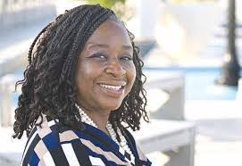 Donna Moore's Instagram, Twitter & Facebook