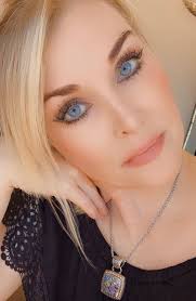 Mandy Mcconnell's Instagram, Twitter & Facebook