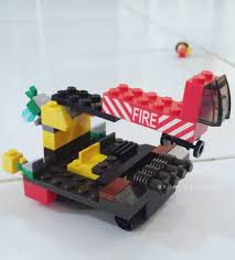 Rio saat ini berusia hampir 6 tahun. Manfaat Bermain Lego Bagi Anak Cerita Umi