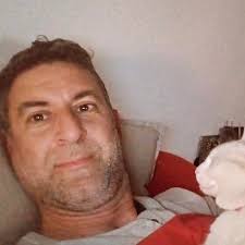 Feliz 2024❤️💫 Les deseo mucha paz mucho amor muchas miradas amorosas  muchos abrazos en estos tiempos dificiles y complejos. Donde la familia la  amistad el arte nos abraza nos acompaña para seguir