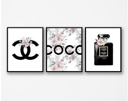 Pin Von Nataly Mora Auf Mi Hogar In 2020 Prada Bild Chanel Kunst Mode Wandkunst