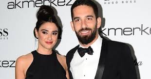 Arda turan'ın sevgilisi aslıhan doğan kimdir? Arda Turan Ve Esi Aslihan Dogan Ipa International Press Agency