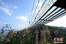 Le Plus Effrayant Pont Suspendu A Ouvert Ses Portes En Chine L Assurance D Une Vie Meilleure Ben Meme Pas