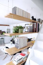 Amenagement D Un Appartement Style Industriel Etageres En Chene Massif Suspendues Sur Cables Etageres Suspendues Etagere Chene Decoration Interieur Peinture