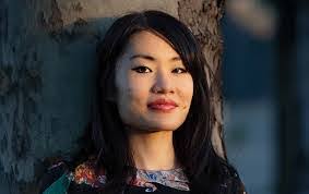 Stefanie Simons's Instagram, Twitter & Facebook