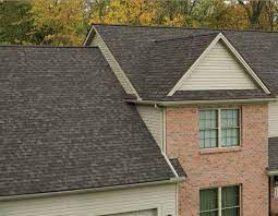 Soft, blended appearance in a wide range of popular colors * see actual warranty for complete details, limitations and requirements Owens Corning Roofing Shingles Oakridge Shingles