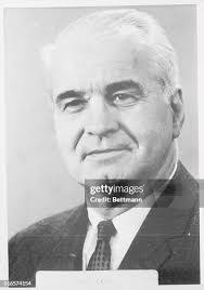 Peter Arnett's Instagram, Twitter & Facebook