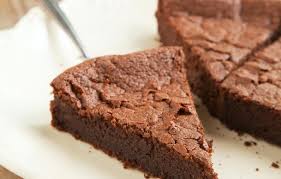 Gateau Tres Rapide Au Yaourt Et Au Chocolat Recipe In 2020 Quick Cake Low Carb Chocolate Desserts