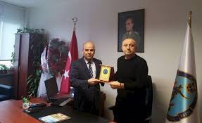 Sinan engin (born 4 november 1964) is a turkish former footballer, current pundit and tv personality. Sinan Engin Den Mehmetcik Vakfi Na Bagis